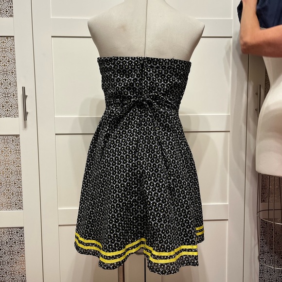 Black and yellow daisy print dress (box 1) - Picture 2 of 6